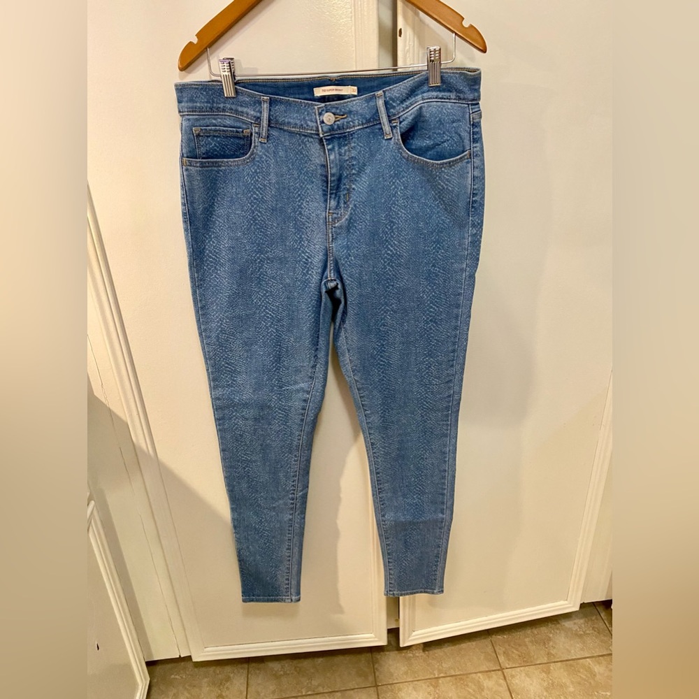 Levi’s women’s jeans